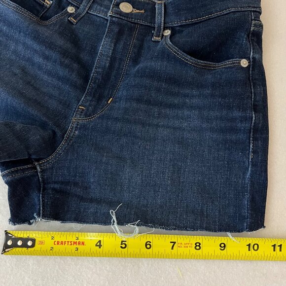 Levis Women's Classic Straight Stretch Blue Denim Shorts Size 26 Raw Hem - Picture 9 of 10